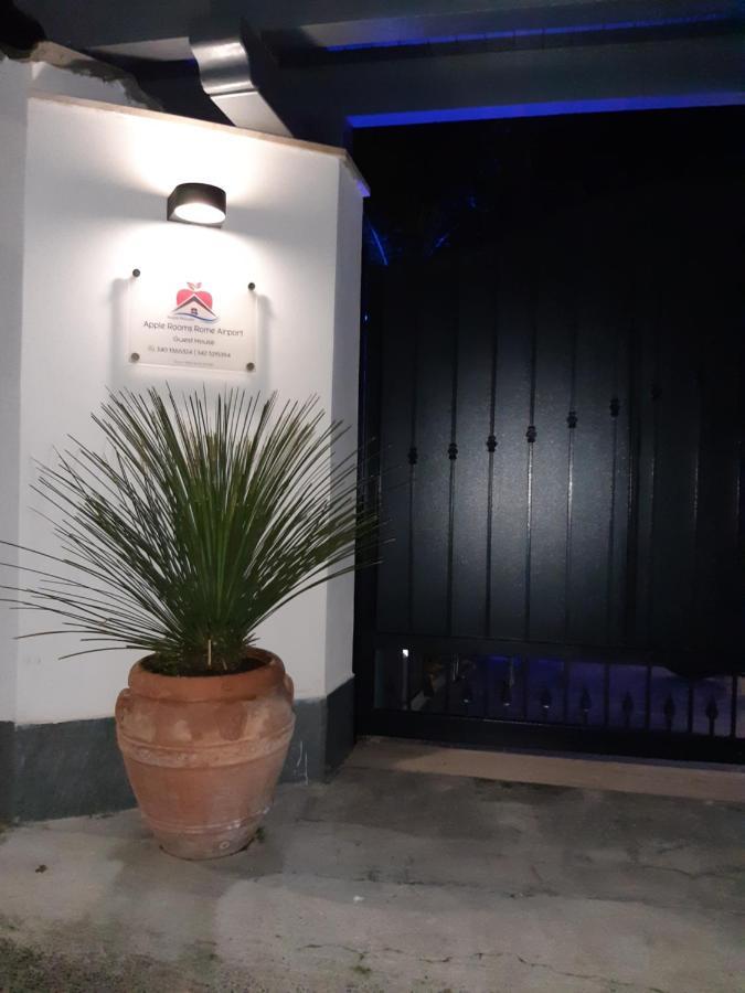 Apple Rooms Rome Airport Φιουμιτσίνο Εξωτερικό φωτογραφία Entrance to the museum