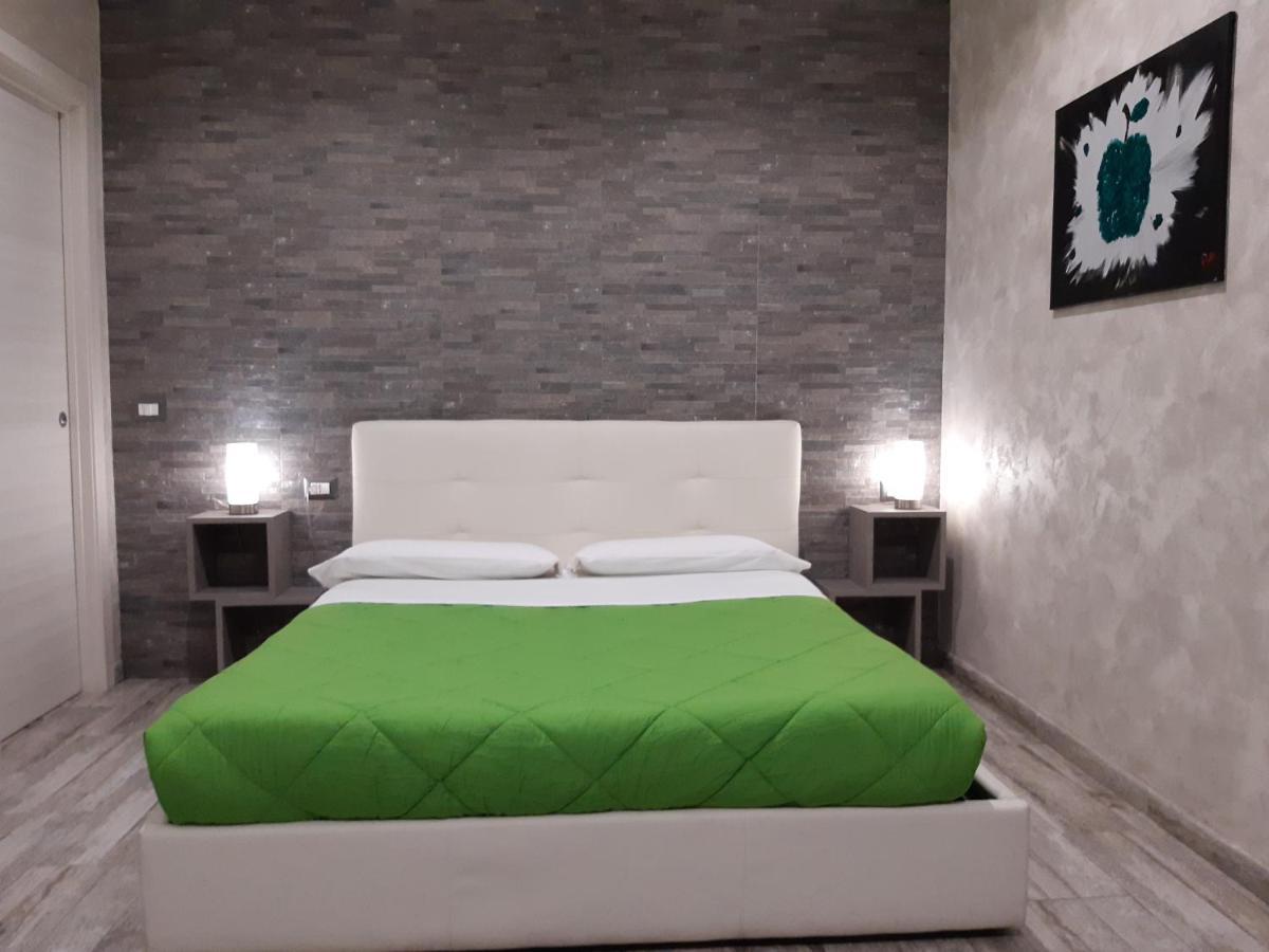 Apple Rooms Rome Airport Φιουμιτσίνο Εξωτερικό φωτογραφία A bedroom