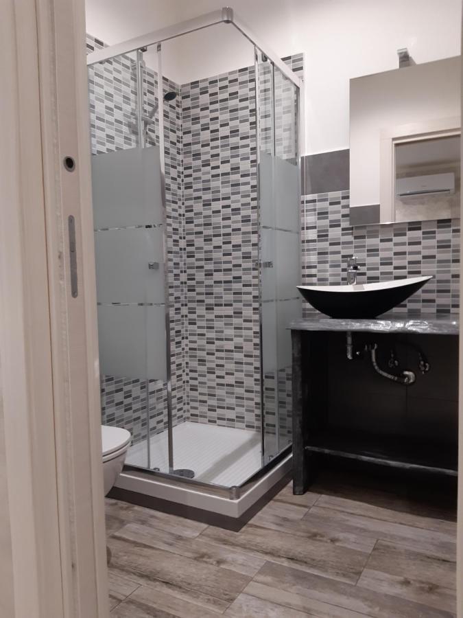 Apple Rooms Rome Airport Φιουμιτσίνο Εξωτερικό φωτογραφία A shower cubicle